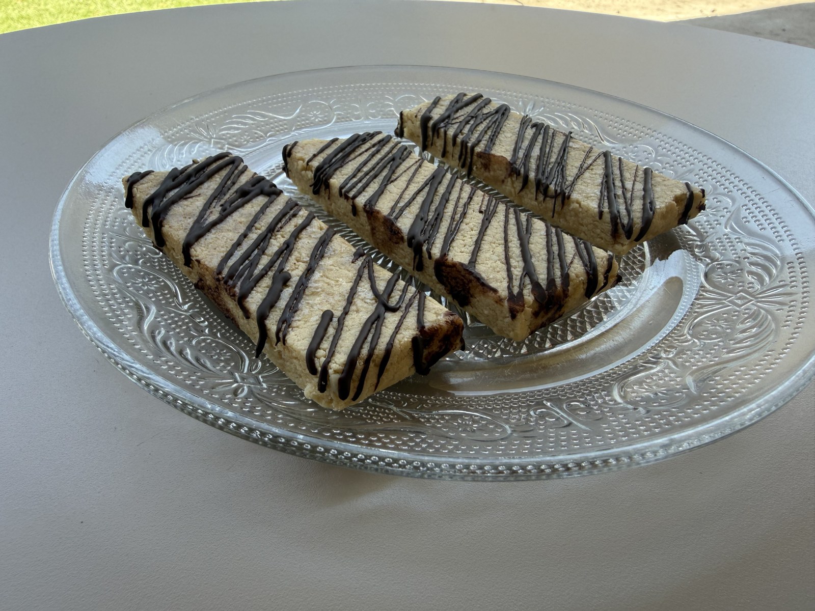 No-Bake Keto Peanut Butter Protein Bars: Fudgy Low-Carb Recipe